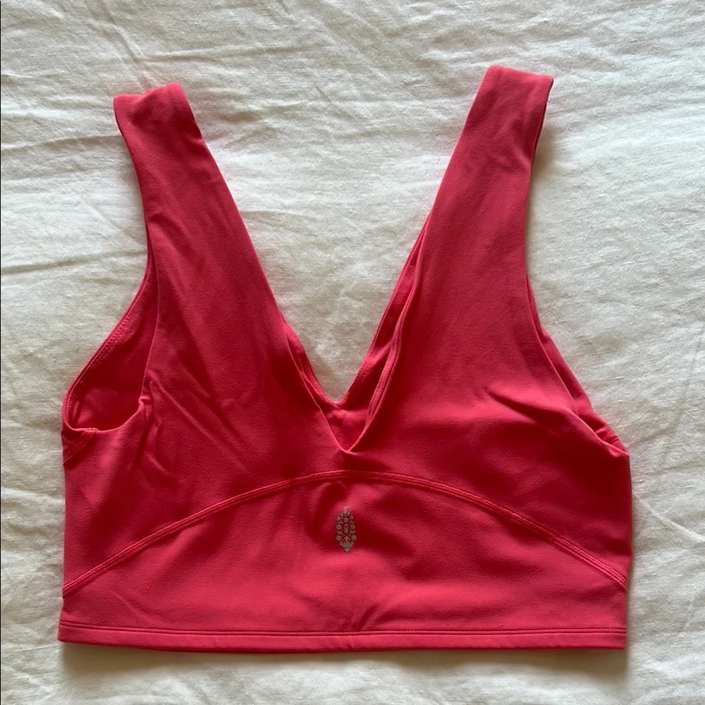 ✨ FP MOVEMENT NEVER BETTER V-NECK TOP SZ M - Picture 2 of 3